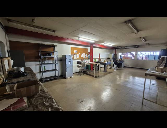 1,850M² FACTORY FOR SALE IN ANDERBOLT